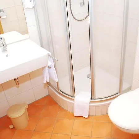 Partner Strauss Hotel 3*